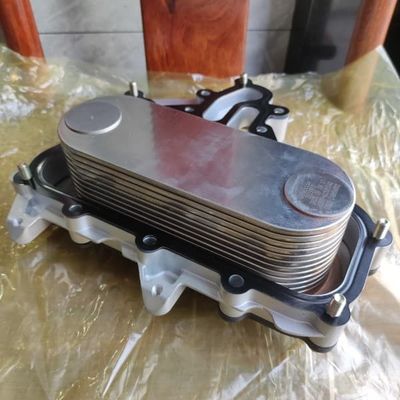 4133Y042 Perkins Engine Parts Oil Radiator / Cooler Assembly For C7.1 C6.6